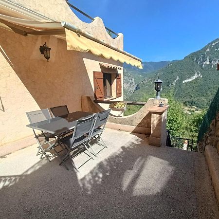 Appartement Privatise Dans Maison Utelle Exterior foto